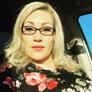 Meet your Posher, Crystal